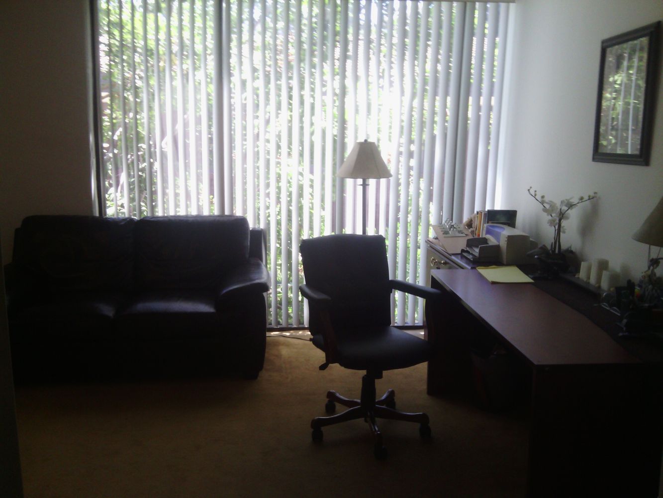 SMART LAYOUT, SEVERAL USES. 3 ROOM OFFICE, STYLISH. WELCOMING, PROFESSIONAL BUILDING.
